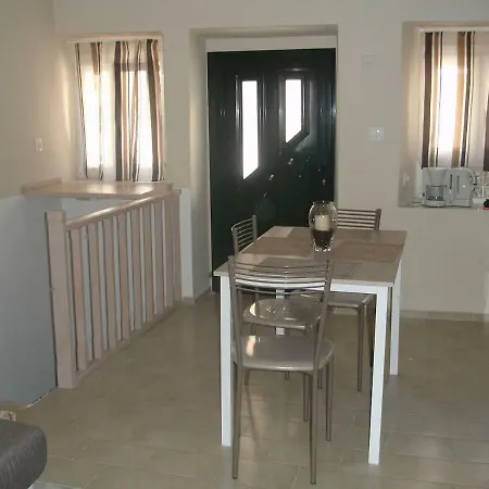 Rambely House Apartment *